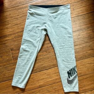 NIKE Cropped Leggings Women’s Large Gray